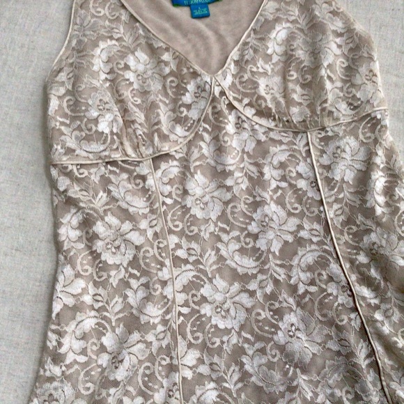 Lacy, Beige Chamise - Picture 3 of 8